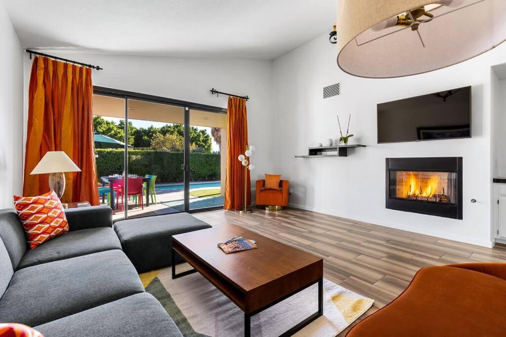 The Sunset House Pool & Spa Palm Springs Extérieur photo