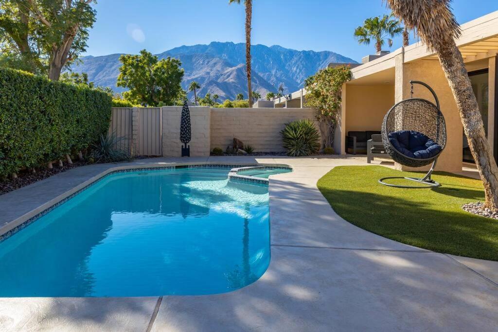 The Sunset House Pool & Spa Palm Springs Extérieur photo